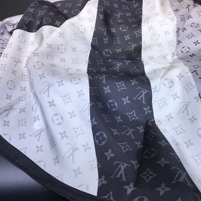 Louis Vuitton Scarf LVS00157